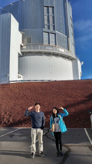 Figure 1. My students observing SMBHs at the Subaru telescope